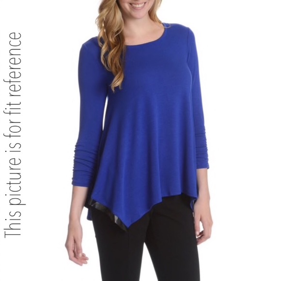 CHELSEA AND THEODORE asymmetrical top s Small - Picture 5 of 5